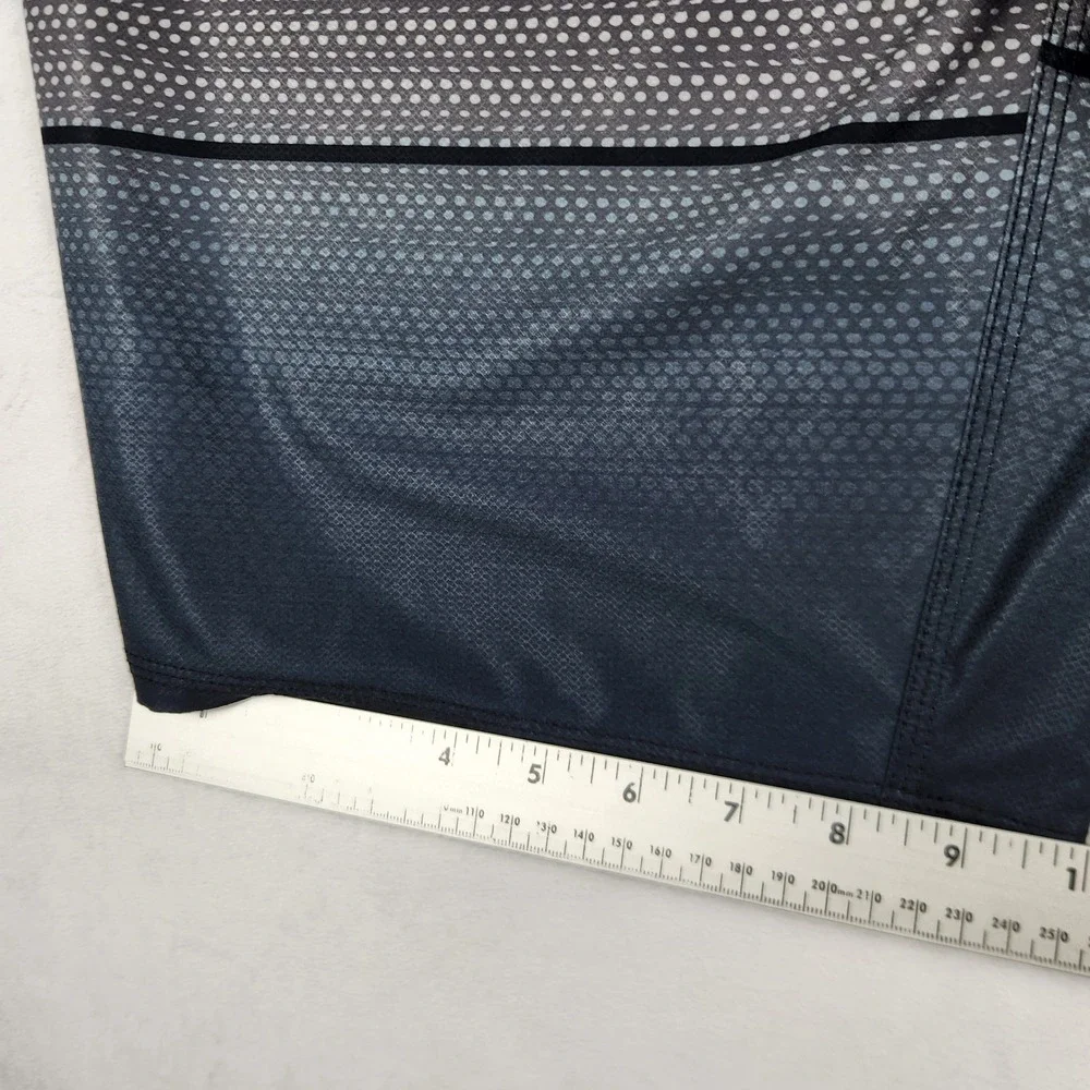Oakley Board Shorts Mens 33 Gray Black Geometric Swim Trunks‎ Mesh Linerless